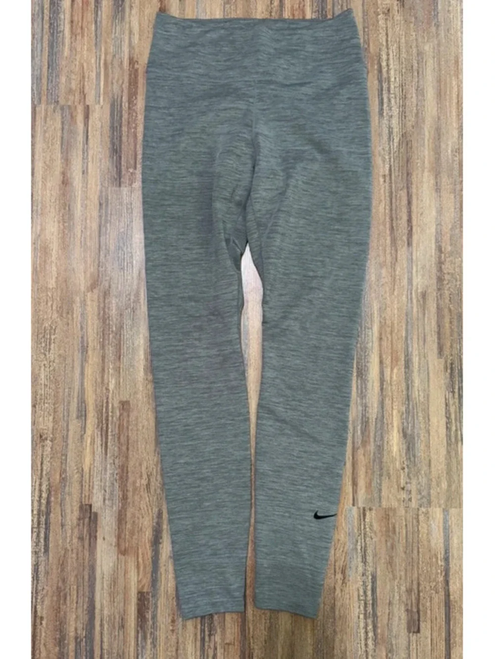 Nike women’s leggings size medium